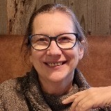 Dr. Suzy De Schryver Dr. Suzy De Schryver